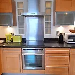 St Martin\'S View, 17 Easby Hall, 2 Bedroom, 2 Bathroom With Free Private Parking