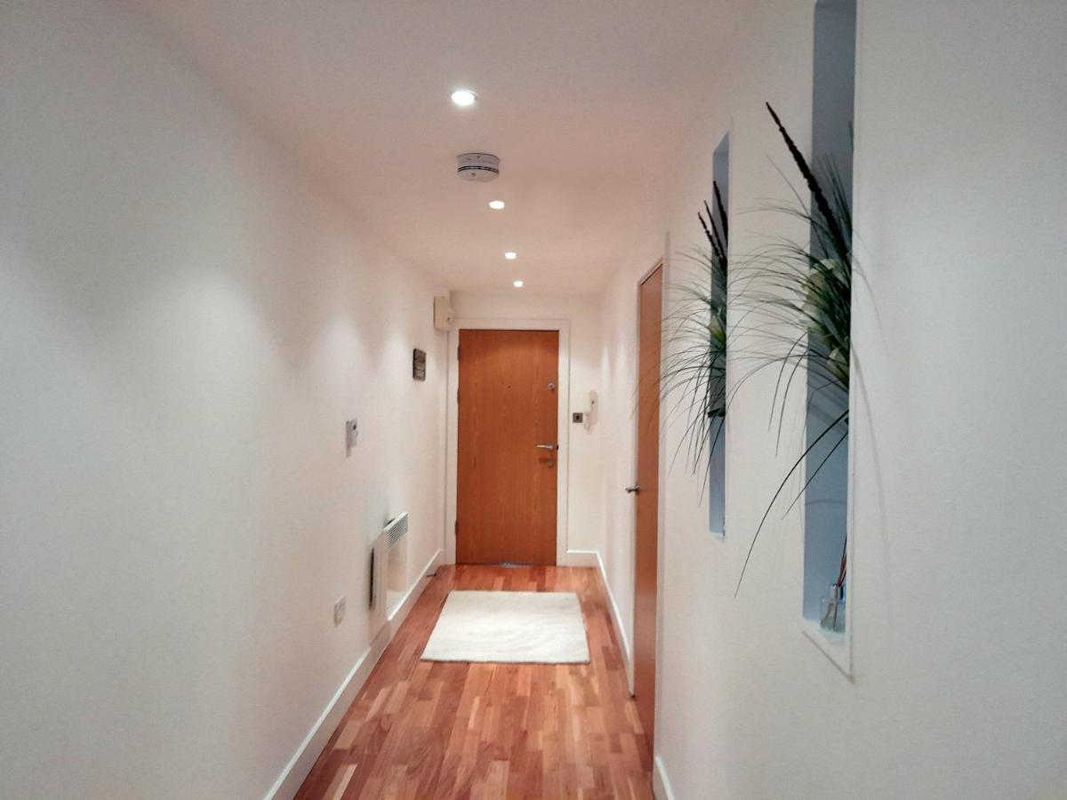 St Martin's View, 17 Easby Hall, 2 Bedroom, 2 Bathroom With Free Private Parking *