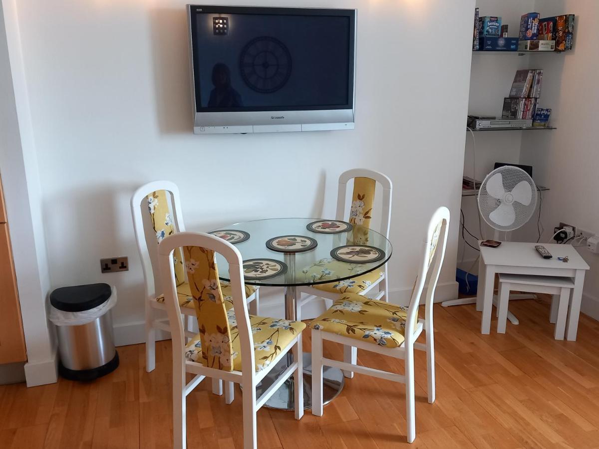 Apartment St Martin's View, 17 Easby Hall, 2 Bedroom, 2 Bathroom With Free Private Parking