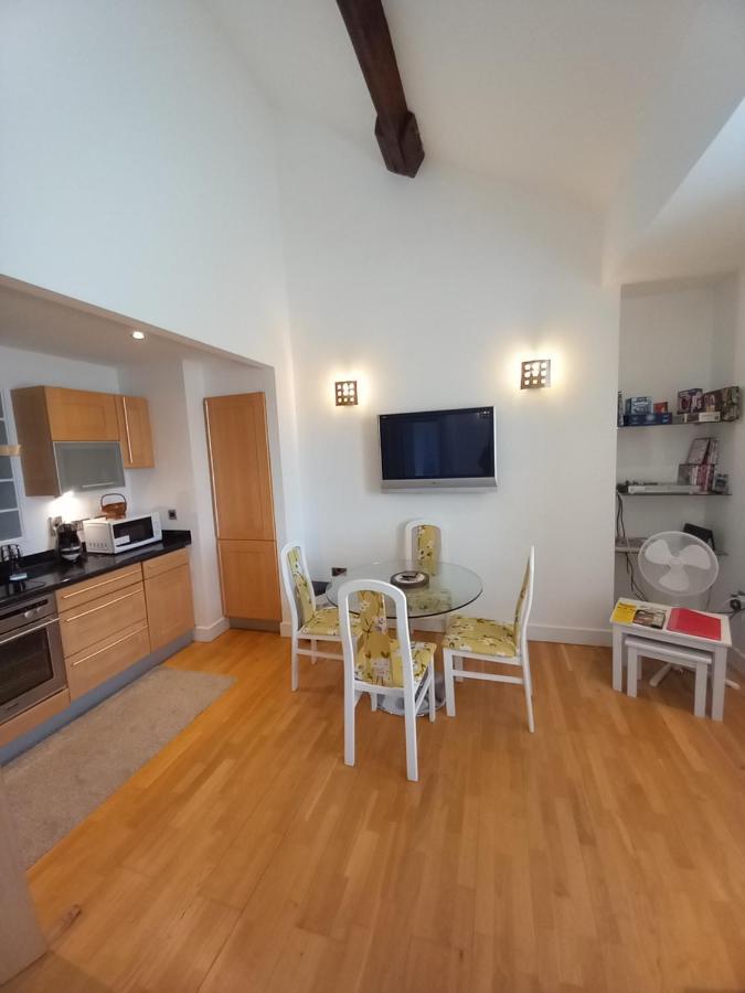 St Martin's View, 17 Easby Hall, 2 Bedroom, 2 Bathroom With Free Private Parking Apartment